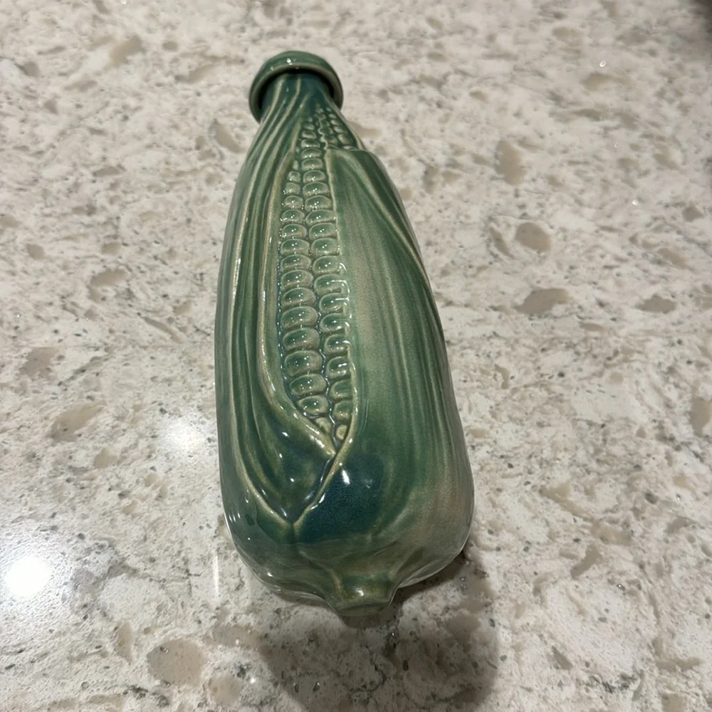 RARE FIND~VINTAGE~CORN COB DECANTER~CORK IS INSIDE DECANTER~G22 - Picture 3 of 7